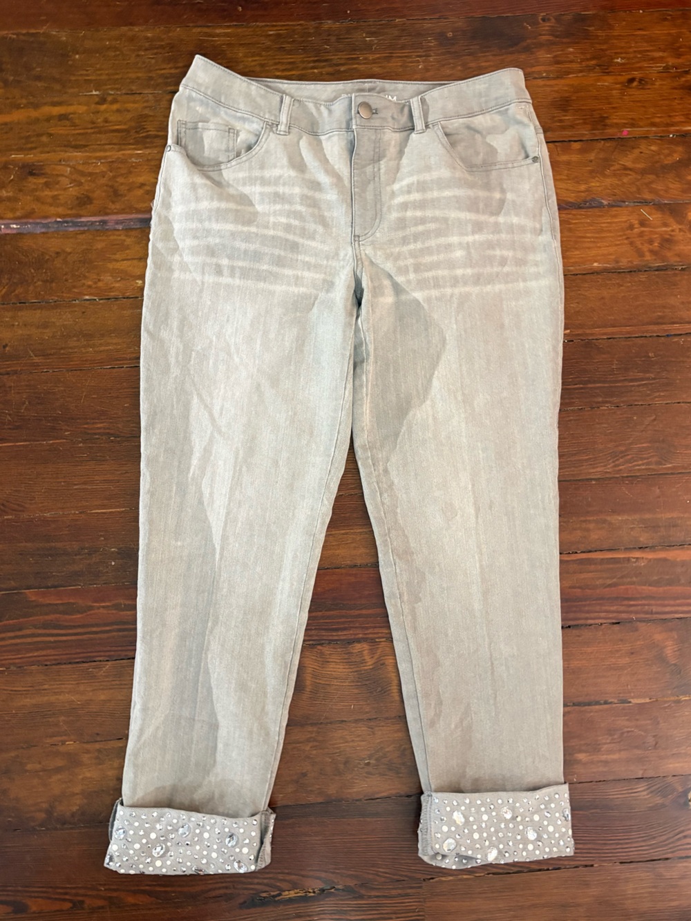 Chicos platinum grey pale jewel sparkle jeans cuff size 6